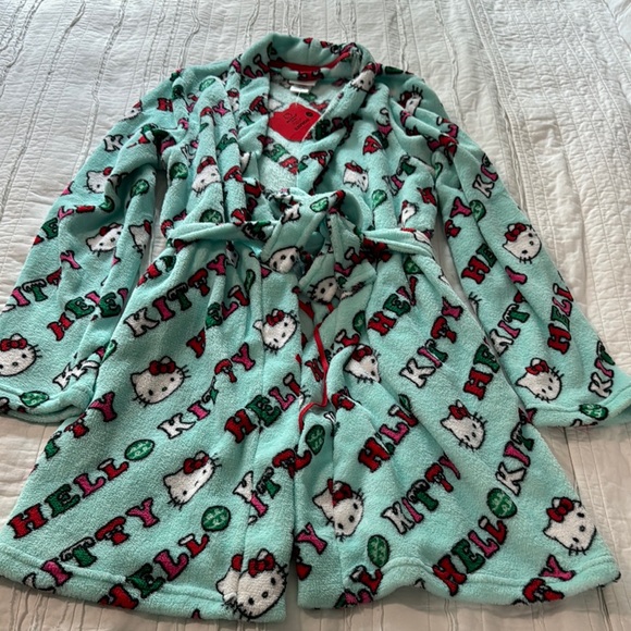 Hello Kitty | Intimates & Sleepwear | Hello Kitty Sleepwear Robe Green ...